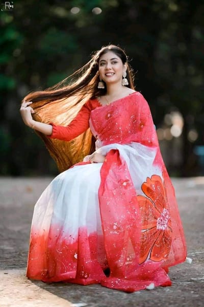 হ্যান্ড প্রিন্ট হাফ সিল্ক শাড়ি - Image 1