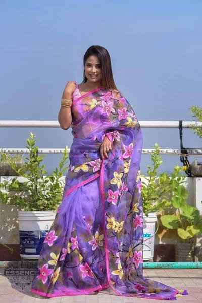 হ্যান্ড প্রিন্ট হাফ সিল্ক শাড়ি - Image 11