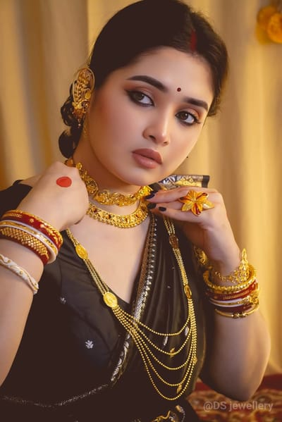 ধুপিয়ান সিল্ক শাড়ি ব্লাউজ পিস সহ - Image 1