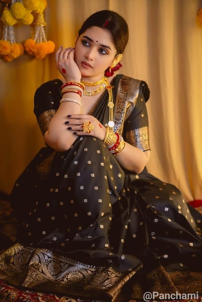 ধুপিয়ান সিল্ক শাড়ি ব্লাউজ পিস সহ - Image 3