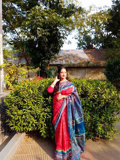 ডিজিটাল প্রিন্ট ভাইরাল শাড়ি ব্লাউজ পিস সহ - Image 2