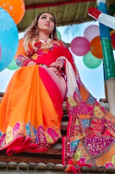 ওয়েলেস সফ্ট সিল্ক শাড়ি ব্লাউজ পিস সহ - Image 2