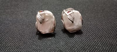 Mother Pearl Ear Ring
