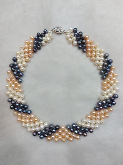 Exclusive Pearl Necklace