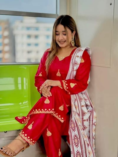 পাকিস্তানি ডিজাইনের থ্রি- পিস কালেকশন - Image 1