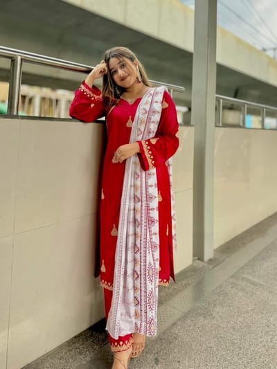 পাকিস্তানি ডিজাইনের থ্রি- পিস কালেকশন - Image 2