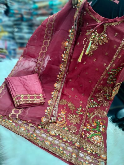 Pakistani Design 4-Piece Sada Bahar Tissue Set