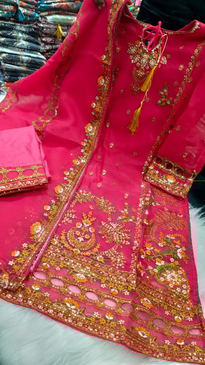 Pakistani Design 4-Piece Sada Bahar Tissue Set