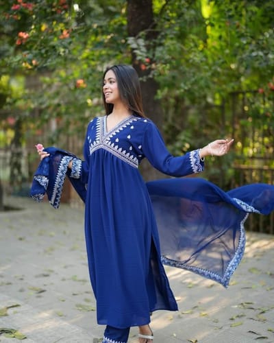 MOost Demanded Blue Ocean Alyea Cut Three piece Set - Image 3