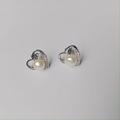 Exclusive Design Pearl Ear Ring