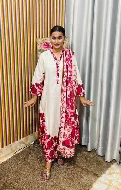 Rose Queen Three Piece