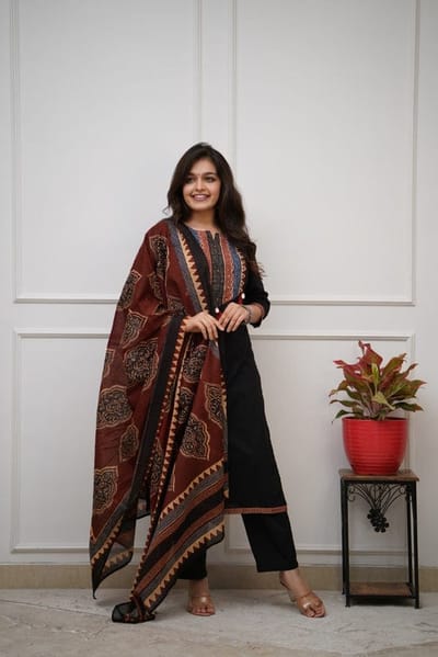 রেডিমেড থ্রি পিস - Image 1