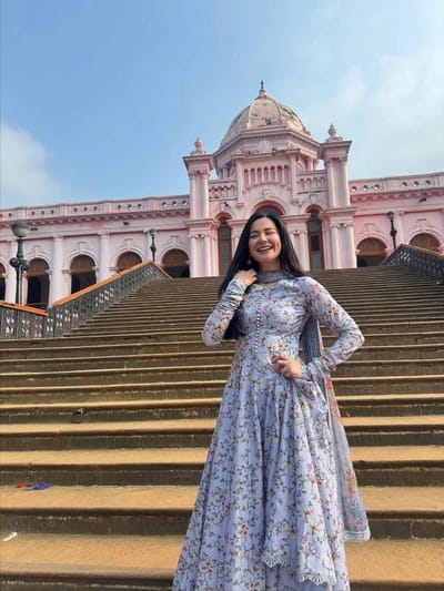 হানিয়া আমির Inspired ডিজিটাল প্রিন্ট থ্রি পিস - Image 1