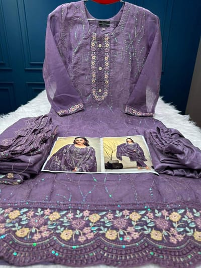 পাকিস্তানি এমব্রয়ডারি জর্জেট থ্রি পিস - Image 1