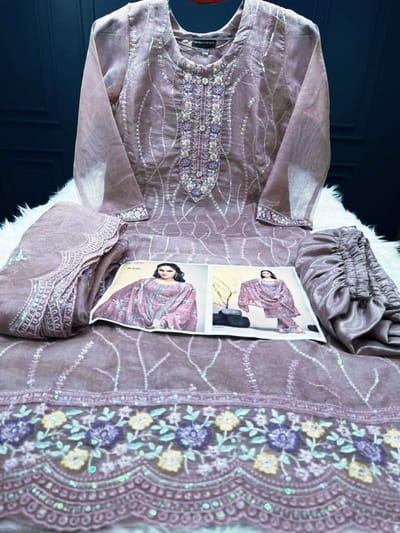 পাকিস্তানি এমব্রয়ডারি জর্জেট থ্রি পিস - Image 3