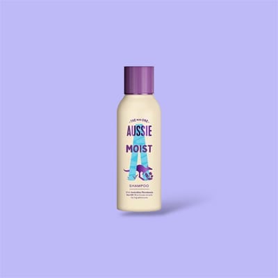 AUSSIE Miracle Moist Shampoo 300ml - Image 1