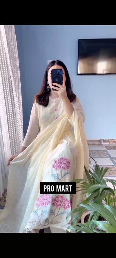 প্রিমিয়াম গাউন এম্ভ্রডারি থ্রি-পিস সেট - Image 1