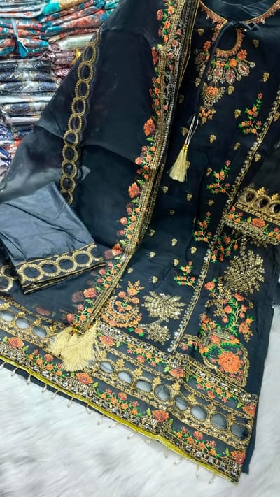 পাকিস্তানি ডিজাইন 4-পিস সাদ বাহার টিস্যু সেট - Image 9