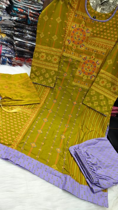 আড়ং বুটিক থ্রি পিস - Image 7