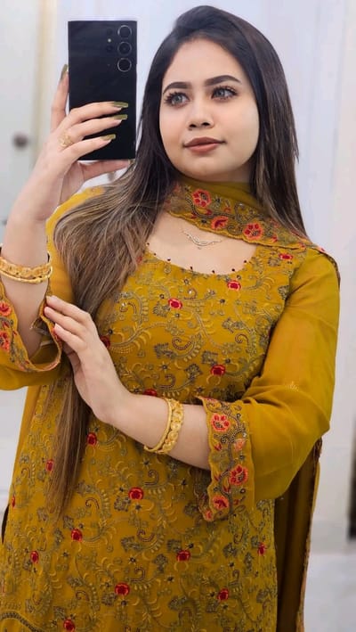 এমব্রয়ডারি কাজ করা ফোর পিস - Image 1