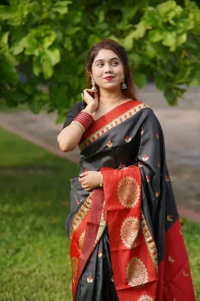 সফট সিল্ক কাতান শাড়ি - Image 3