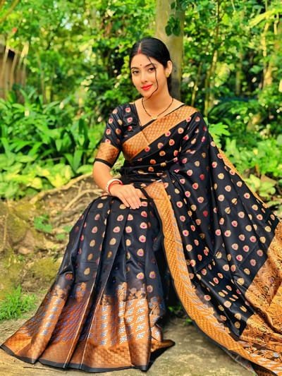 সফট সিল্ক কাতান শাড়ি - Image 3