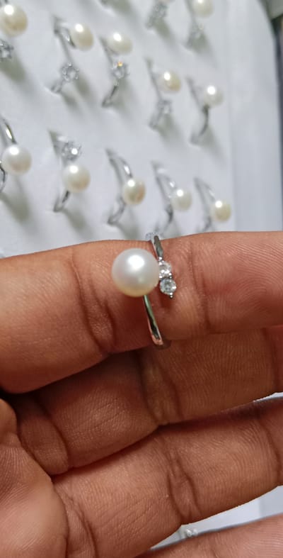 Pearl Adjustable Finger ring