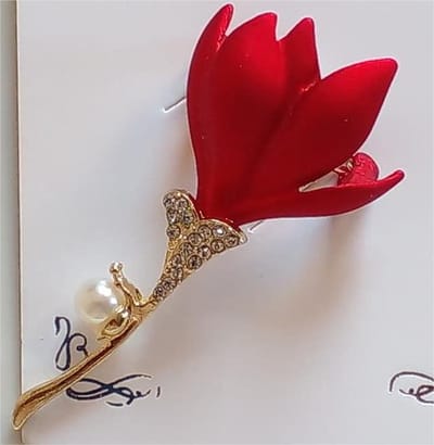 Rose bud brooch