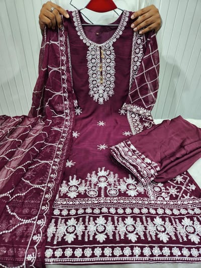 Readymade Three Piece - Image 2