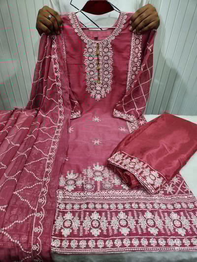 Readymade Three Piece - Image 5