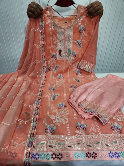 Readymade Three Piece - Image 2