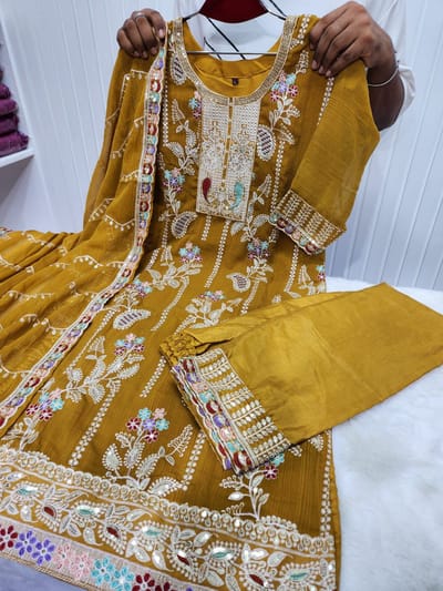 Readymade Three Piece - Image 3