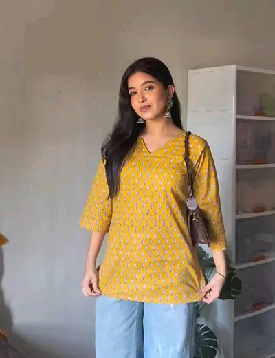 Trendy Short Tops