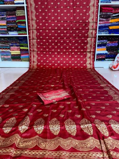 প্রিমিয়াম জাপানি সিল্ক শাড়ী &সাথে ম্যাচিং ব্লাউজ পিস। - Image 2