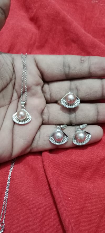 Pearl Pendent set