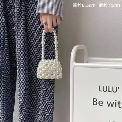 Mini pearl party bag