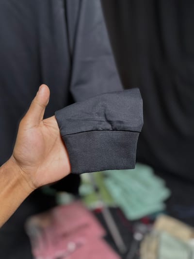 ACENTRIC'S Round-Neck Pullover Sweatshirt - Image 4