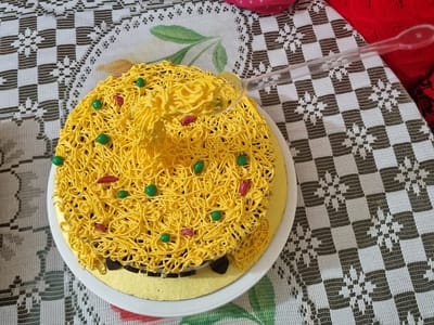 Noodles Theme Cake- 1 Pound