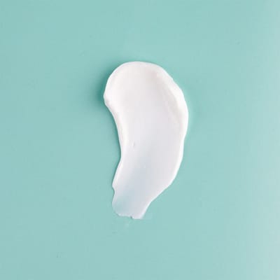 Pond's Light Moisturizer - Vitamin E + Glycerine - Image 2