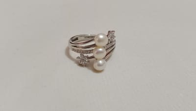 Pearl Adjustable Finger Ring