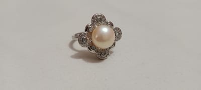 Pearl Adjustable Finger Ring