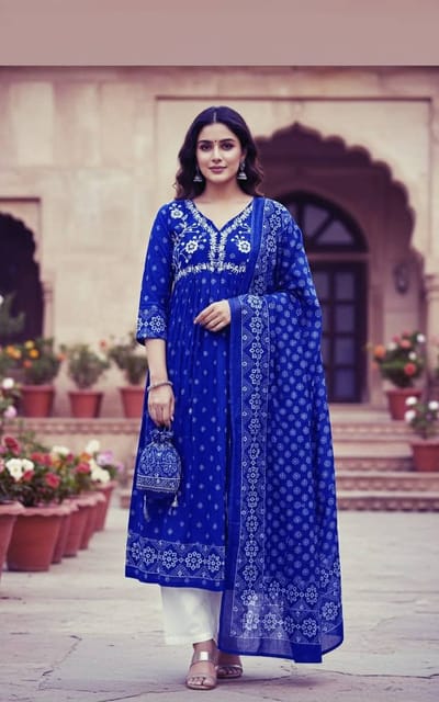 রেডিমেড নাইরা কাট থ্রি পিস - Image 2