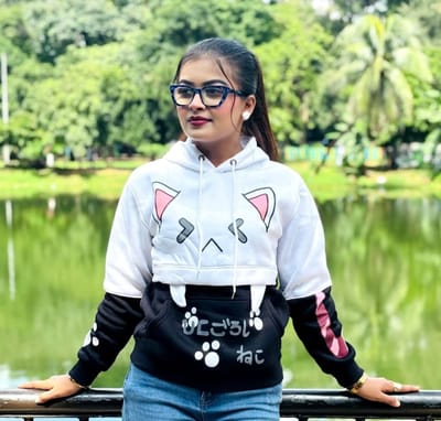 Premium Ladies winter Hoodie - Image 3