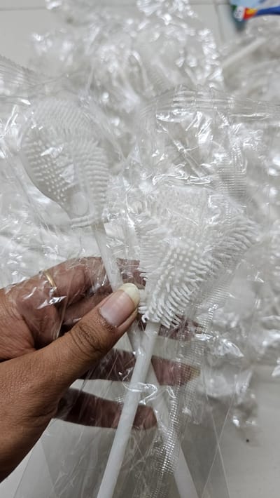 Silicon cleaning brush