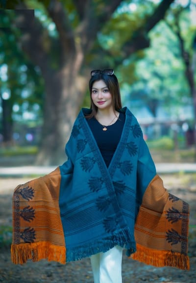 টাঙ্গাইলের ঐতিহ্যবাহী উলের শাল/চাদর কালেকশন - Image 2