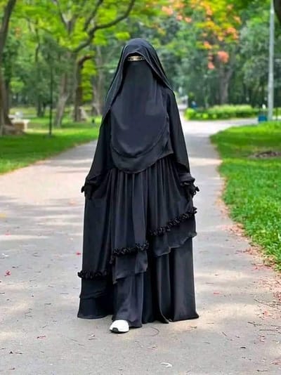 আয়েশা বোরকা সেট হিজাব নিকাবসহ - Image 1