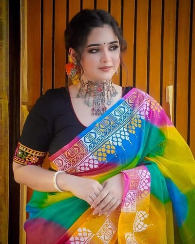 রংধনু আফসান প্রিন্টের হাফ সিল্ক শাড়ি - Image 1