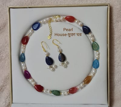 Exclusive Pearl & Stone combination neckpiece