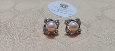 Pearl Ear Ring