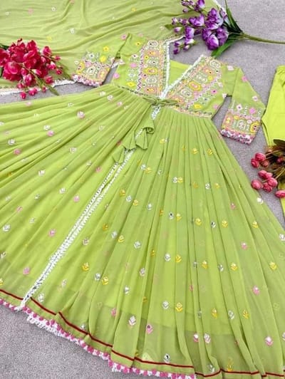 ইন্ডিয়ান গুজরাটি গাউন ফোর পিস - Image 4